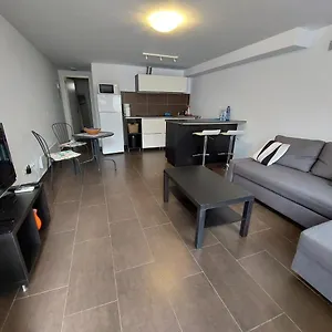  Apartamento Modern Apartment, Walking Distance Of The Sea